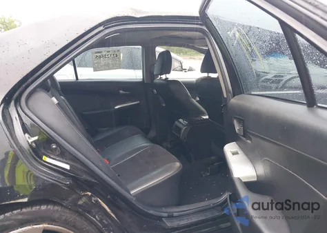 2014 Toyota Camry Se V6/Xle V6 z USA, uszkodzony, nr VIN 4T1BK1FK4EU541419